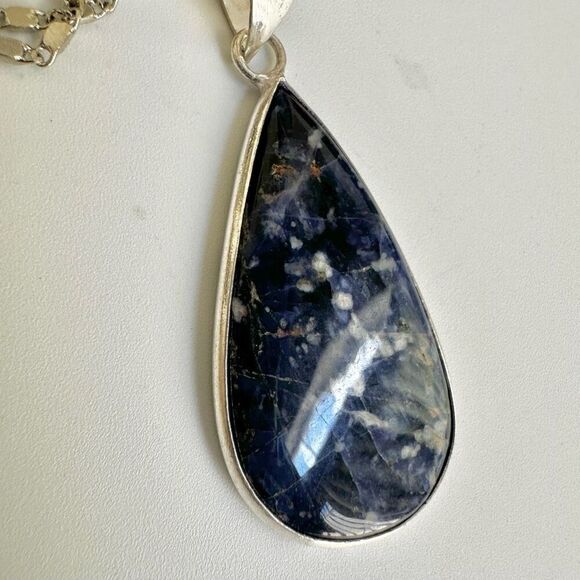 Sodalite teardrop pendant necklace - Picture 8 of 8